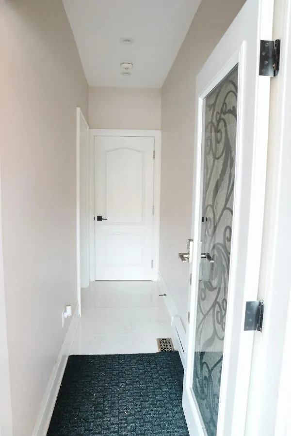 Toronto Junction Hideaway Apartment