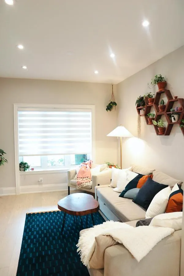 Toronto Junction Hideaway Διαμέρισμα 0*,
